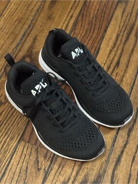 NEW, APL Women's TechLoom Pro Sneakers in Black/White with Gum Sole